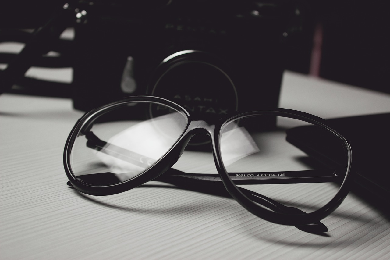 glasses 472027 1280