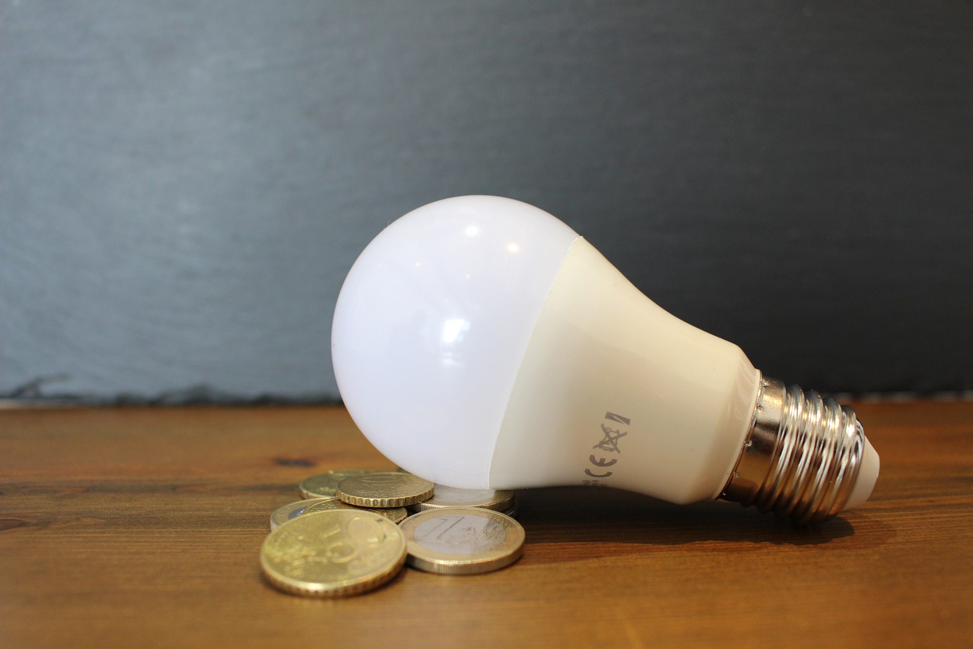light bulb g571f8d7fc 1920